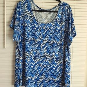 Blue pattern short sleeve shirt